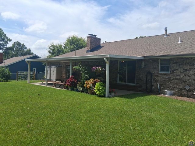3731 SE 27th ST, Topeka, KS 66605