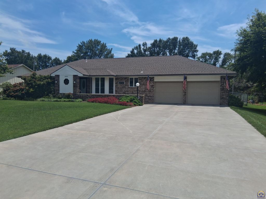 3731 SE 27th ST, Topeka, KS 66605