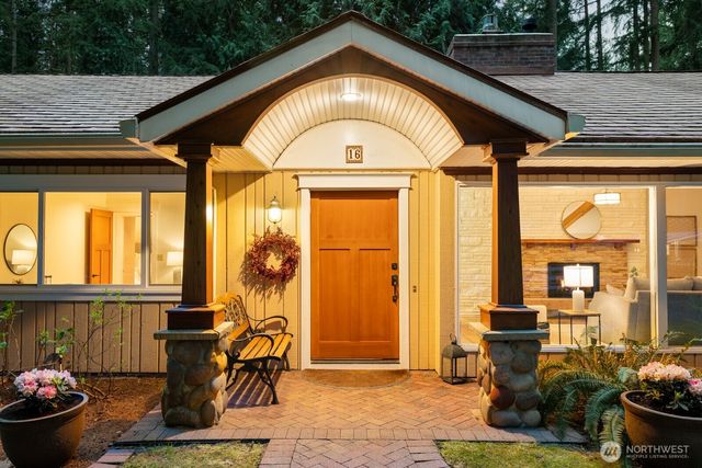 16 Bridlewood Circle, Kirkland, WA 98033