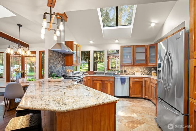 16 Bridlewood Circle, Kirkland, WA 98033