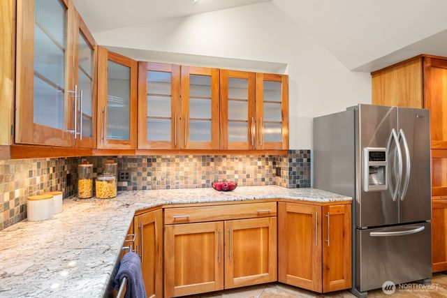 16 Bridlewood Circle, Kirkland, WA 98033