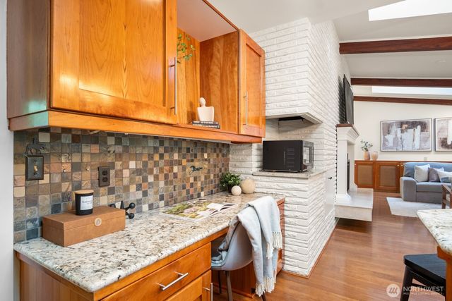 16 Bridlewood Circle, Kirkland, WA 98033