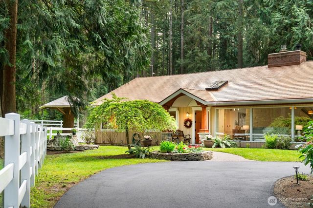 16 Bridlewood Circle, Kirkland, WA 98033