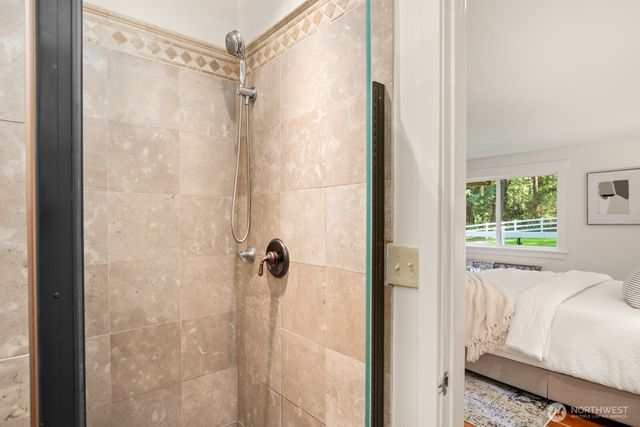 16 Bridlewood Circle, Kirkland, WA 98033