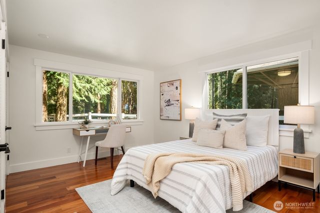 16 Bridlewood Circle, Kirkland, WA 98033