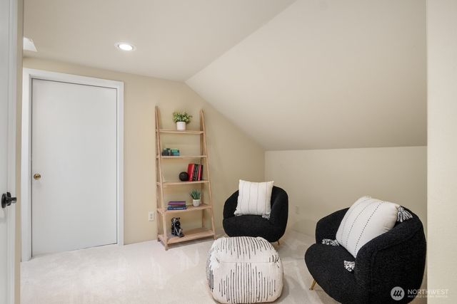 16 Bridlewood Circle, Kirkland, WA 98033