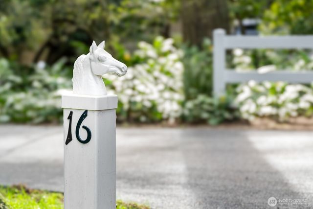 16 Bridlewood Circle, Kirkland, WA 98033