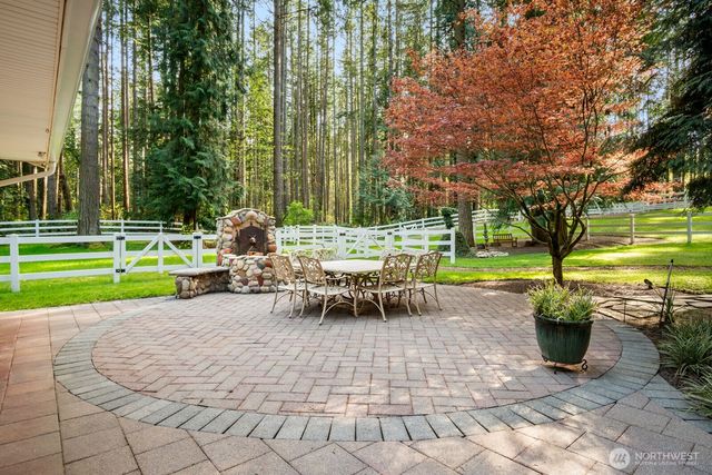 16 Bridlewood Circle, Kirkland, WA 98033