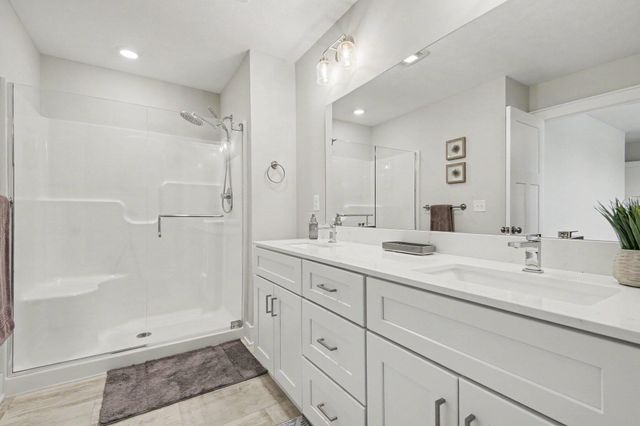 4819 Stonewood River Avenue Sw, City Of Wyoming, MI 49418