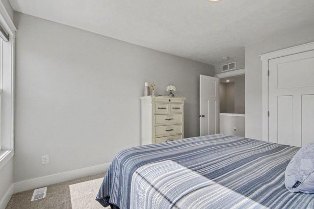 4819 Stonewood River Avenue Sw, City Of Wyoming, MI 49418