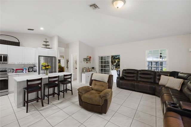 7831 NW 160th Ter, Miami Lakes, FL 33016