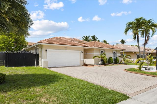 7831 NW 160th Ter, Miami Lakes, FL 33016