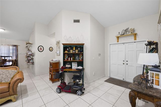 7831 NW 160th Ter, Miami Lakes, FL 33016