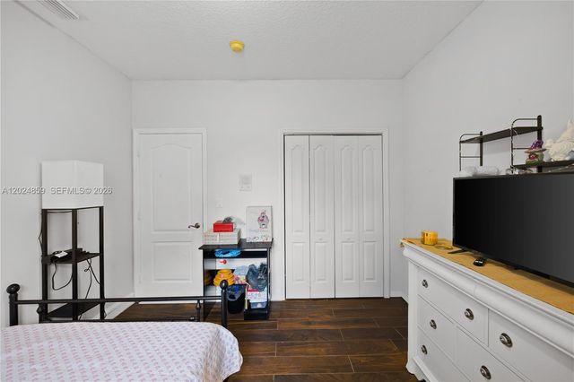 7831 NW 160th Ter, Miami Lakes, FL 33016