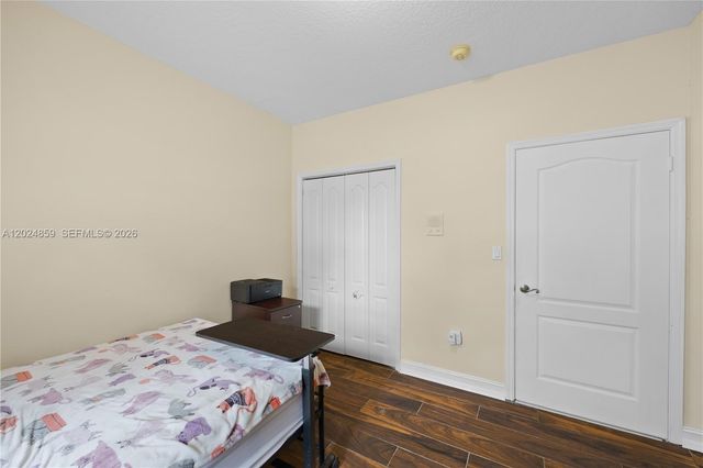 7831 NW 160th Ter, Miami Lakes, FL 33016