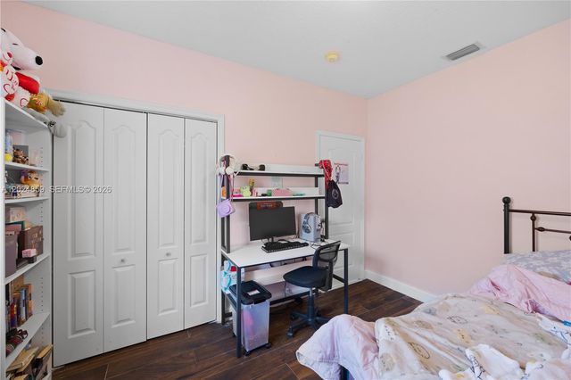 7831 NW 160th Ter, Miami Lakes, FL 33016