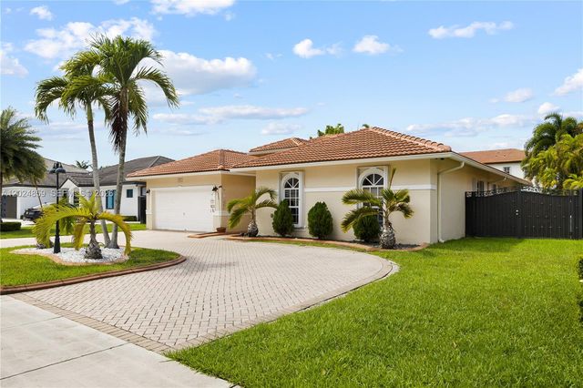 7831 NW 160th Ter, Miami Lakes, FL 33016