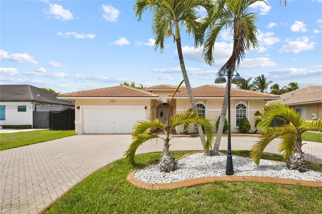 7831 NW 160th Ter, Miami Lakes, FL 33016