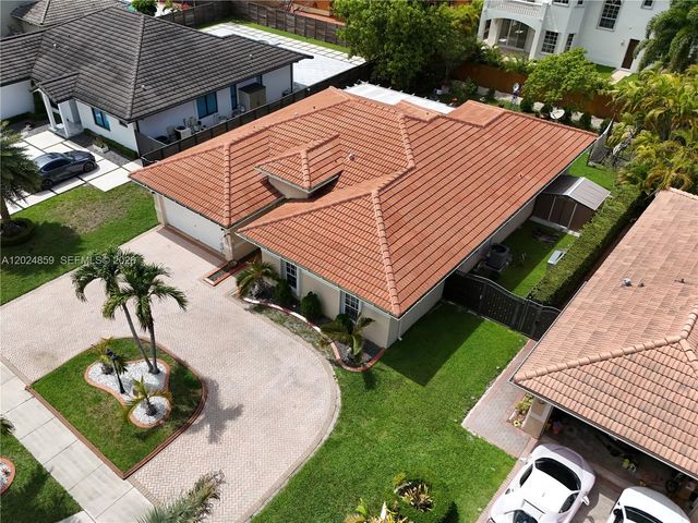 7831 NW 160th Ter, Miami Lakes, FL 33016