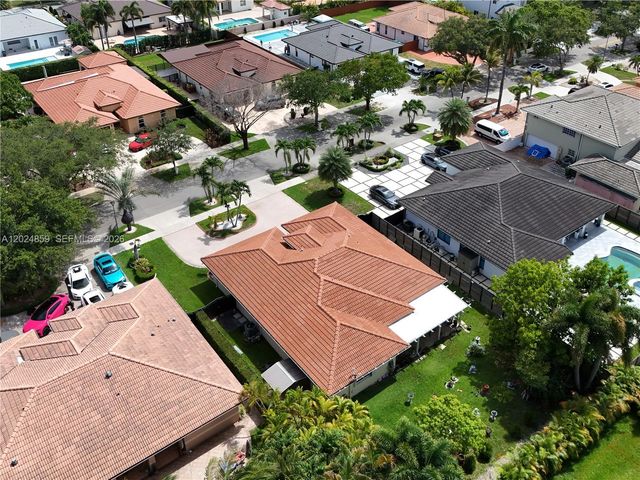 7831 NW 160th Ter, Miami Lakes, FL 33016