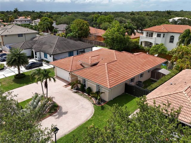7831 NW 160th Ter, Miami Lakes, FL 33016