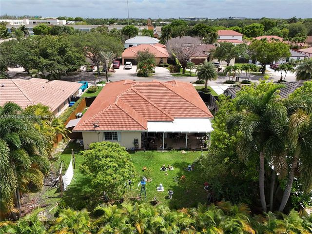 7831 NW 160th Ter, Miami Lakes, FL 33016