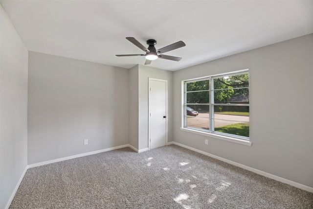 1138 Usher Street, Benbrook, TX 76126