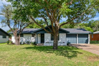 1138 Usher Street, Benbrook, TX 76126