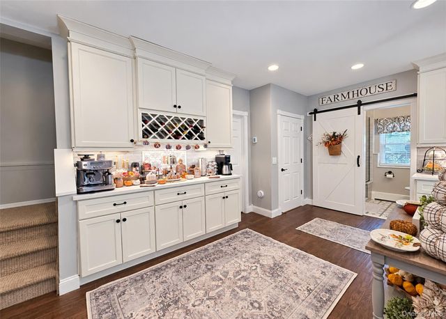 521 Park Avenue, Centereach, NY 11720