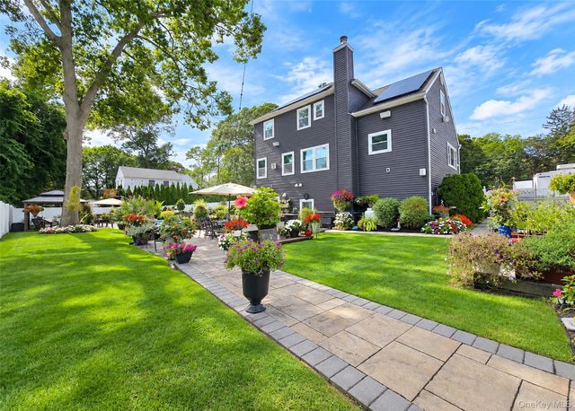 521 Park Avenue, Centereach, NY 11720