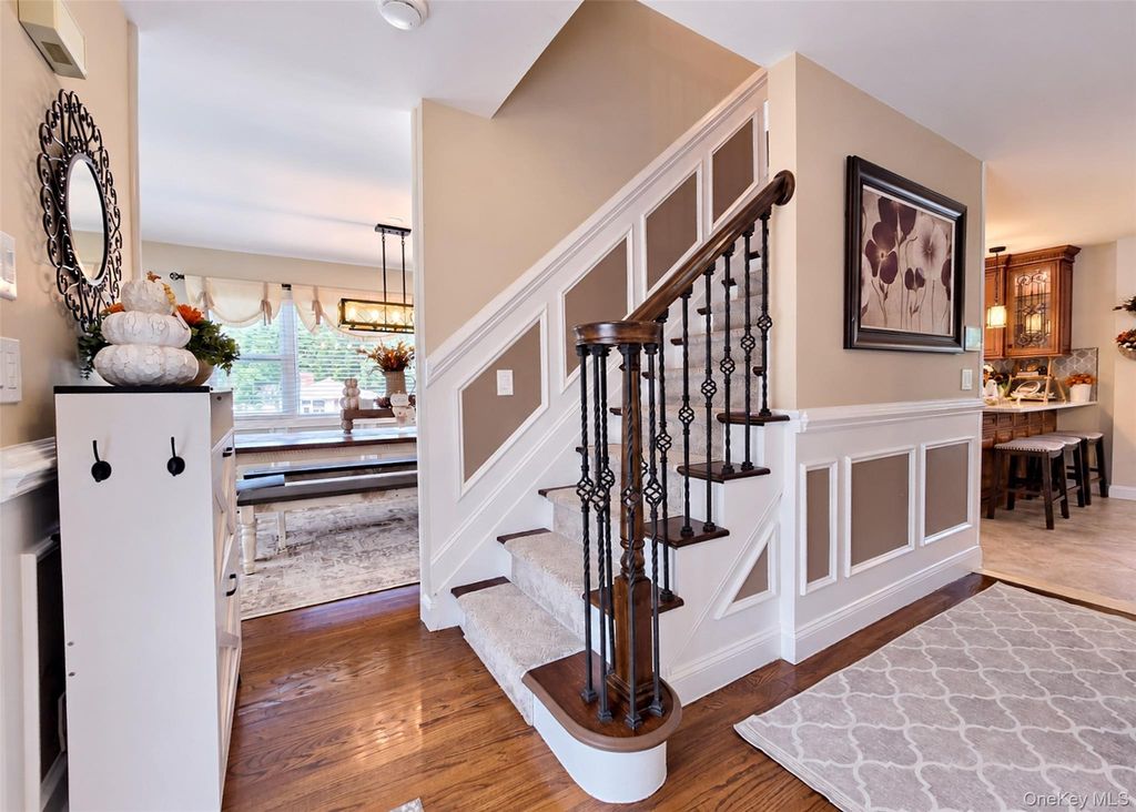 521 Park Avenue, Centereach, NY 11720 — photo 4