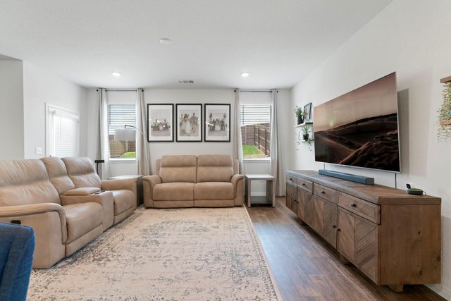 300 Brooklyn DR, Georgetown, TX 78626