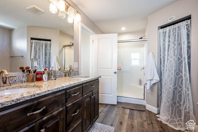 5203 N TOMAHAWK DR, Enoch, UT 84721