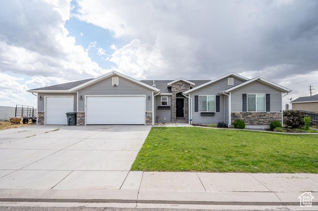 5203 N TOMAHAWK DR, Enoch, UT 84721