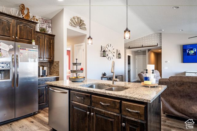 5203 N TOMAHAWK DR, Enoch, UT 84721