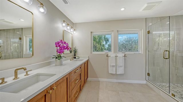 5168 SANDY COVE, Sarasota, FL 34242