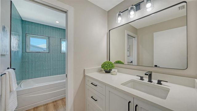 5168 SANDY COVE, Sarasota, FL 34242