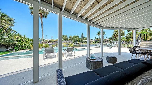 5168 SANDY COVE, Sarasota, FL 34242