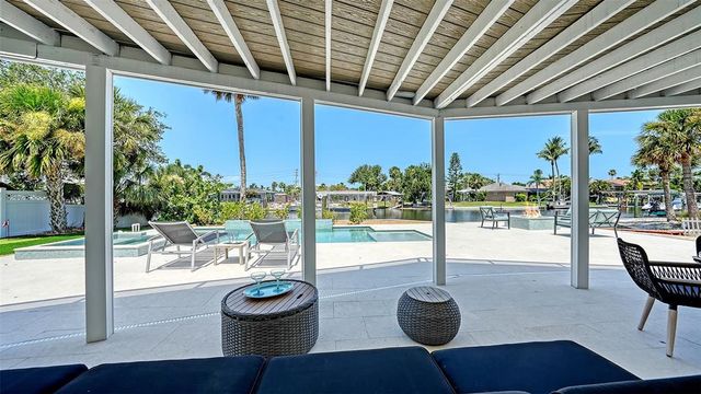 5168 SANDY COVE, Sarasota, FL 34242