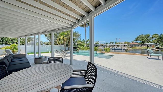 5168 SANDY COVE, Sarasota, FL 34242