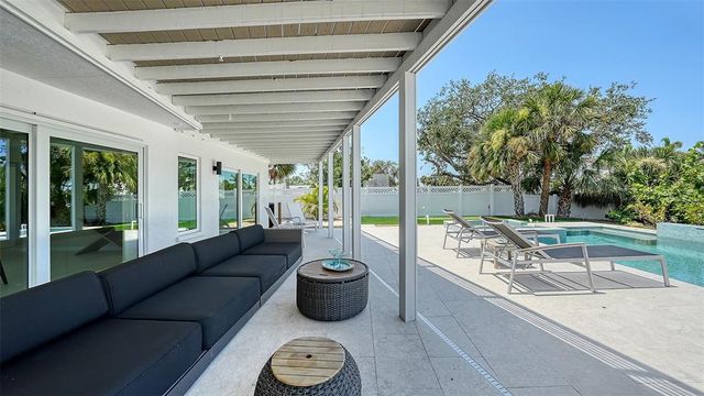5168 SANDY COVE, Sarasota, FL 34242