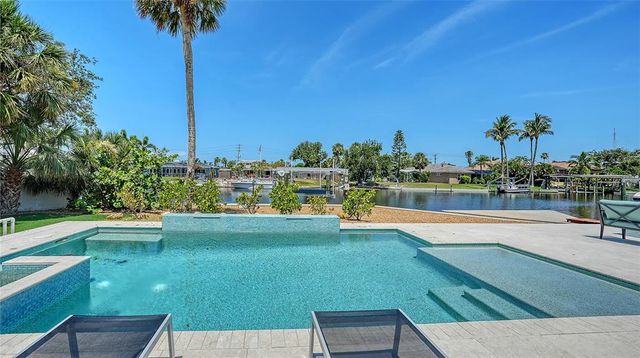 5168 SANDY COVE, Sarasota, FL 34242