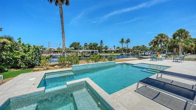 5168 SANDY COVE, Sarasota, FL 34242