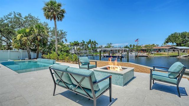 5168 SANDY COVE, Sarasota, FL 34242