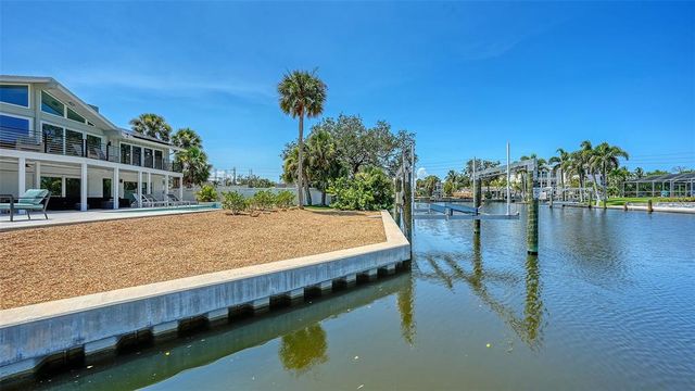 5168 SANDY COVE, Sarasota, FL 34242