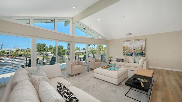 5168 SANDY COVE, Sarasota, FL 34242