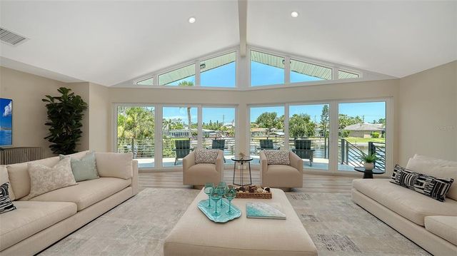 5168 SANDY COVE, Sarasota, FL 34242