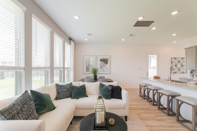 438 Lake Day Drive, Conroe, TX 77304