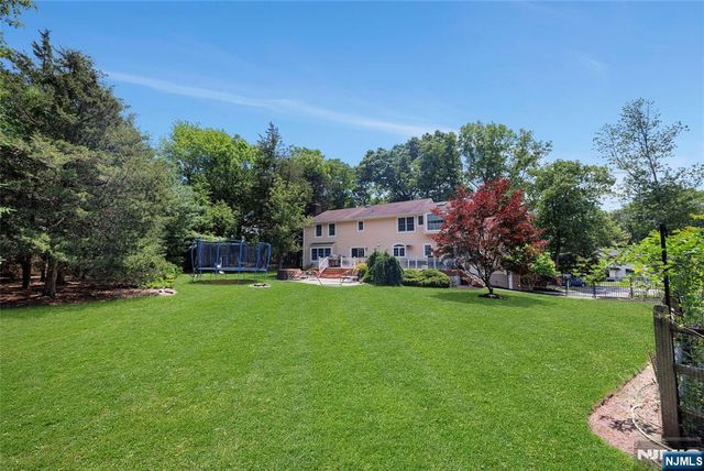 980 Briarwoods Road, Franklin Lakes, NJ 07417