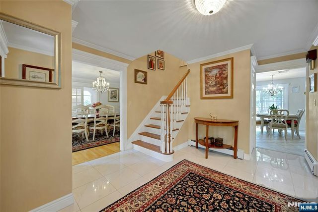 980 Briarwoods Road, Franklin Lakes, NJ 07417